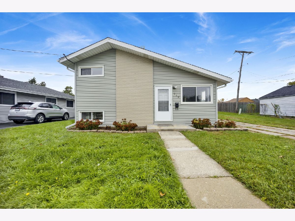  For Sale Roselle Illinois, 318 Maple Avenue