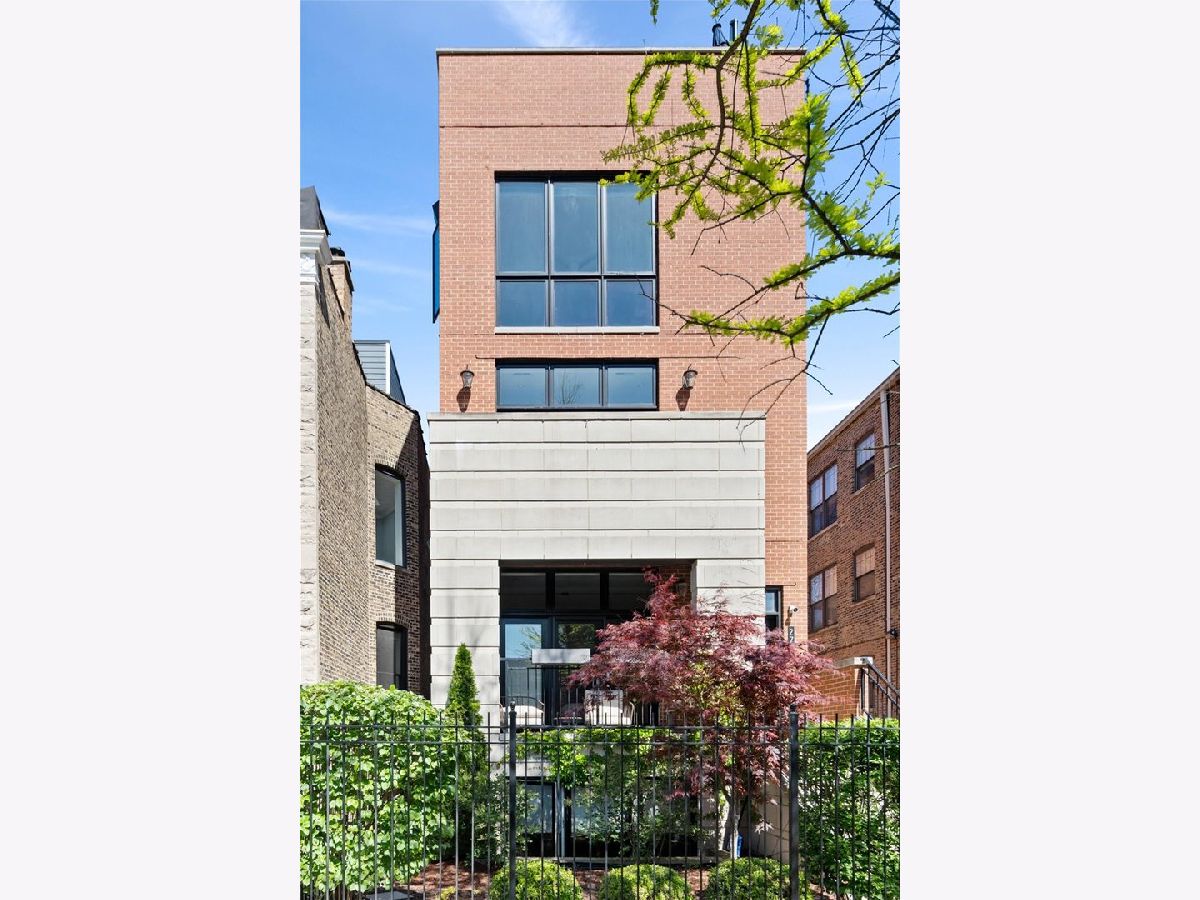  For Sale Chicago Illinois, 2715 Mildred Avenue