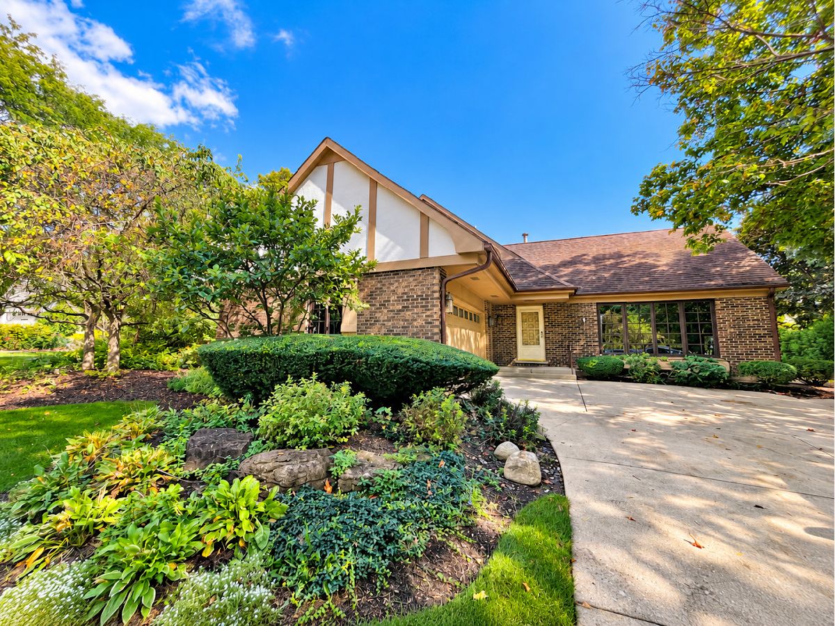  For Sale Vernon Hills Illinois, 3 Alexandria Drive