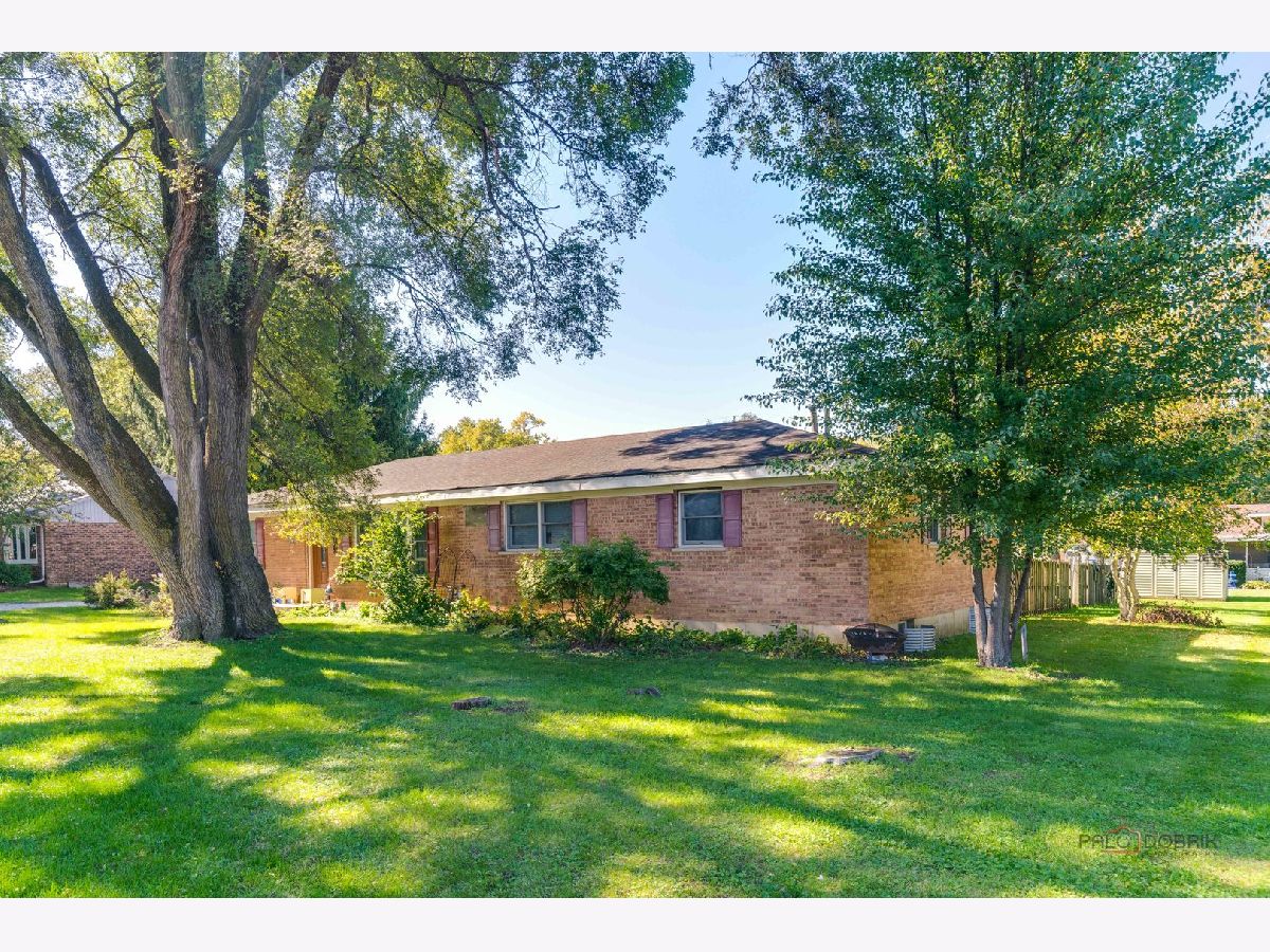  For Sale Cary Illinois, 6703 Hawthorne Drive