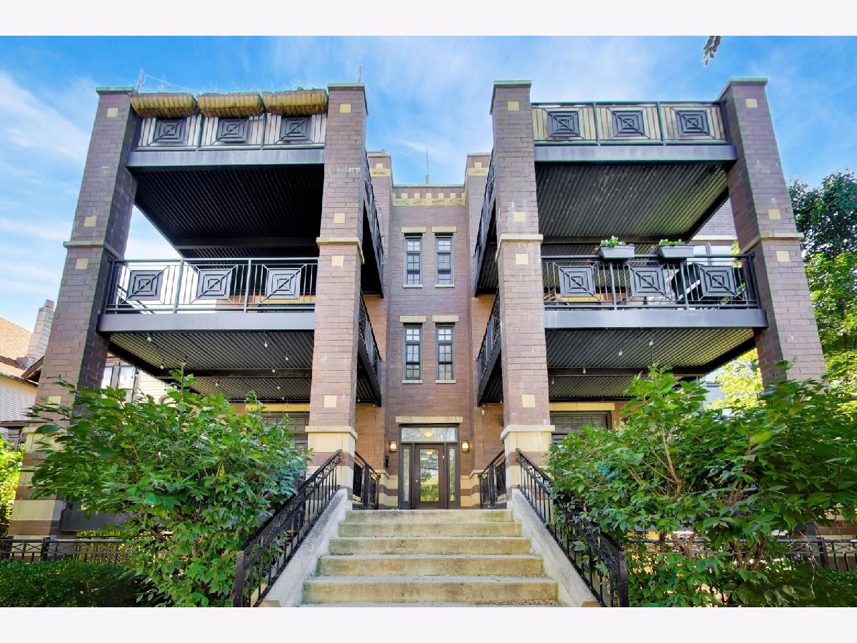  For Sale Chicago Illinois, 725 Diversey Parkway