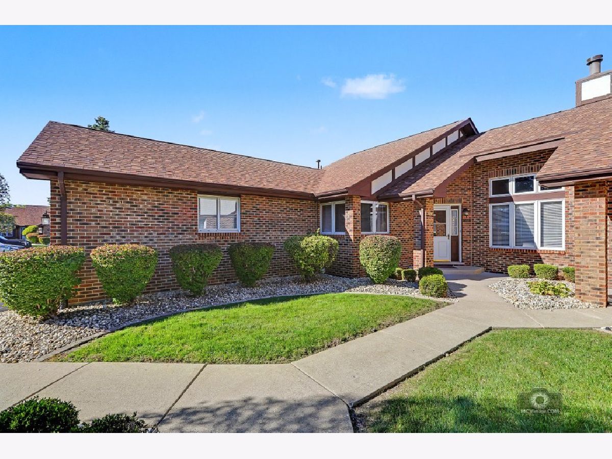  For Sale Orland Park Illinois, 8911 Silverdale Drive