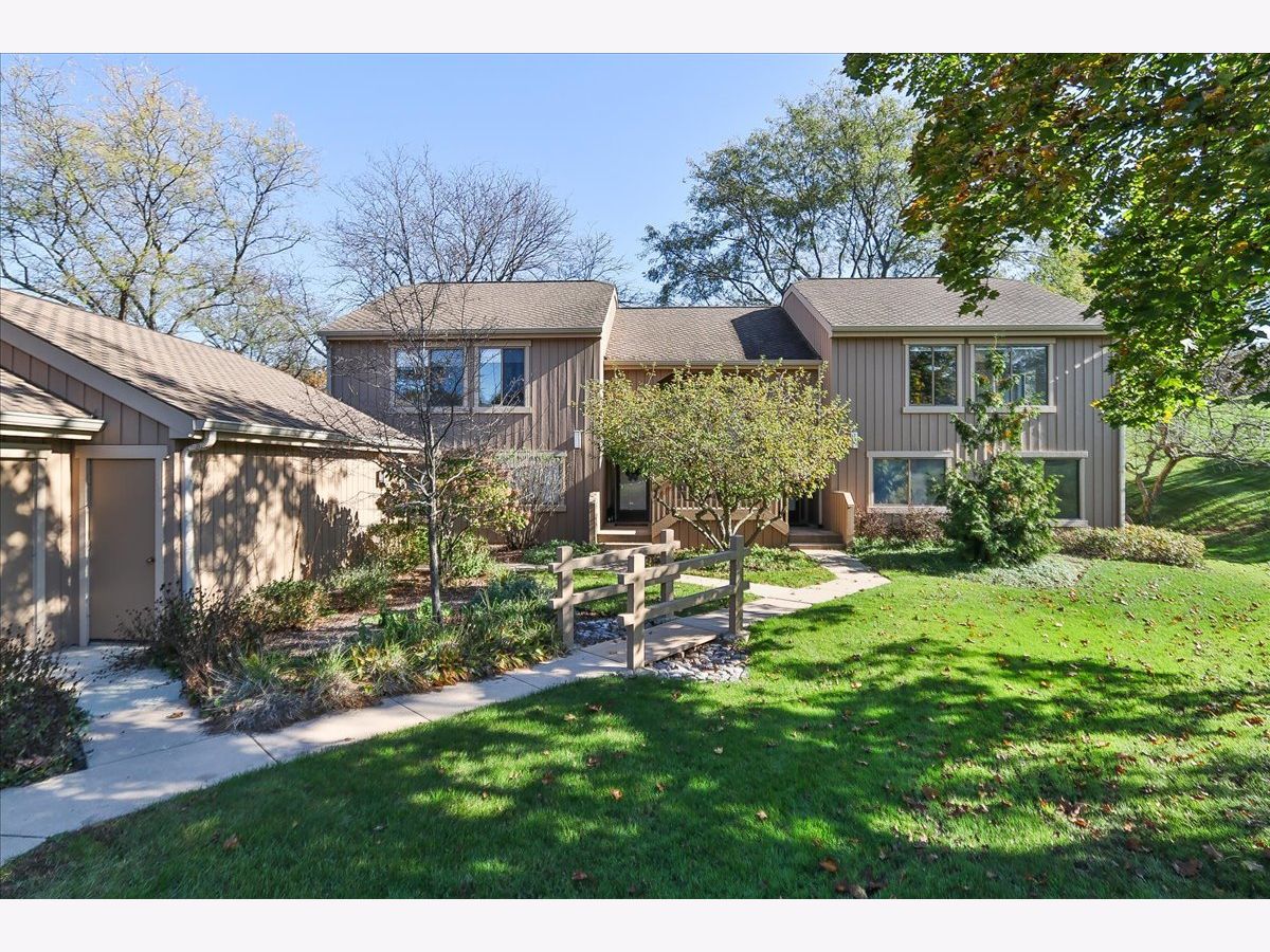  For Sale Lake Barrington Illinois, 746A Oak Hill Road
