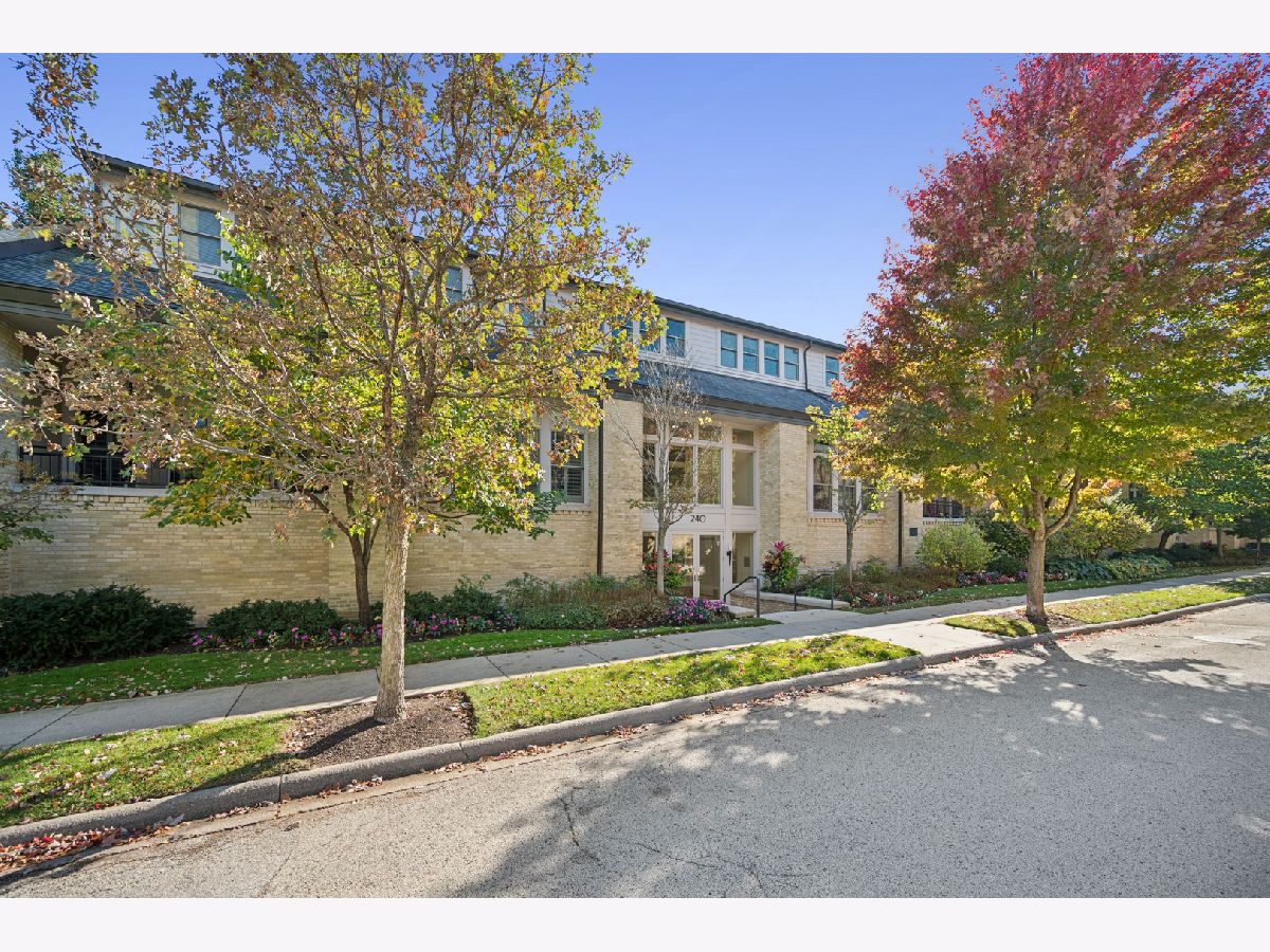  For Sale Highland Park Illinois, 240 Whistler Road