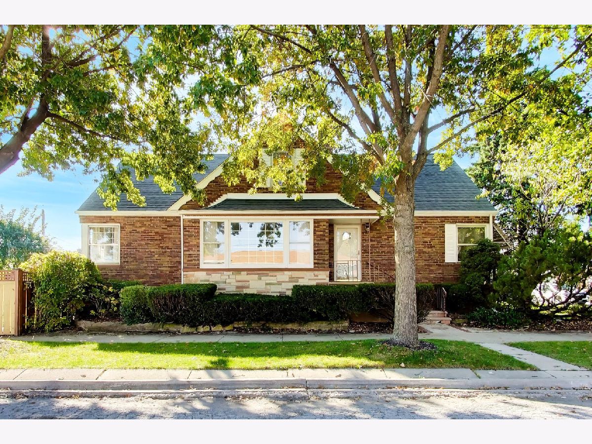  For Sale Chicago Illinois, 8201 Whipple Street