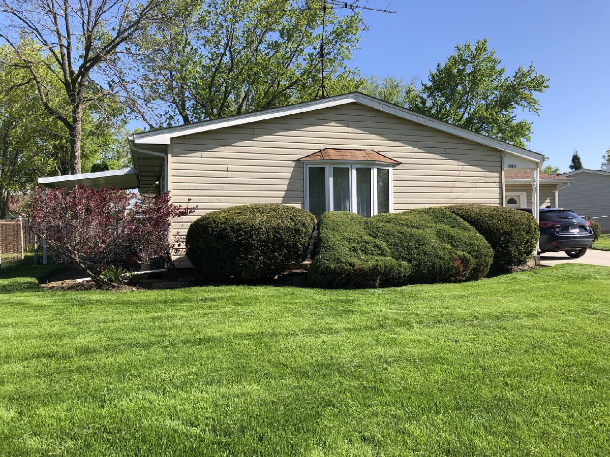  For Sale Gurnee Illinois, 36531 Douglas Terrace