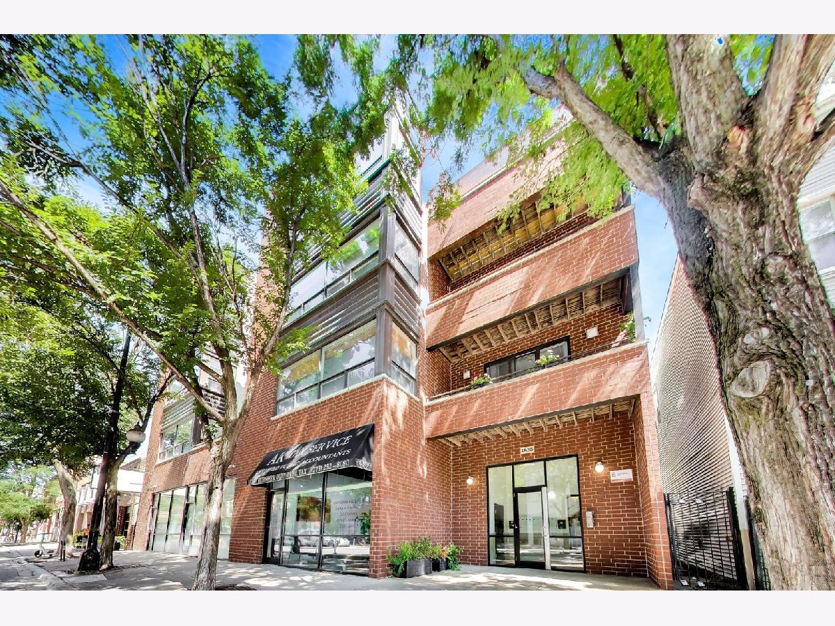  For Sale Chicago Illinois, 1835 Milwaukee Avenue
