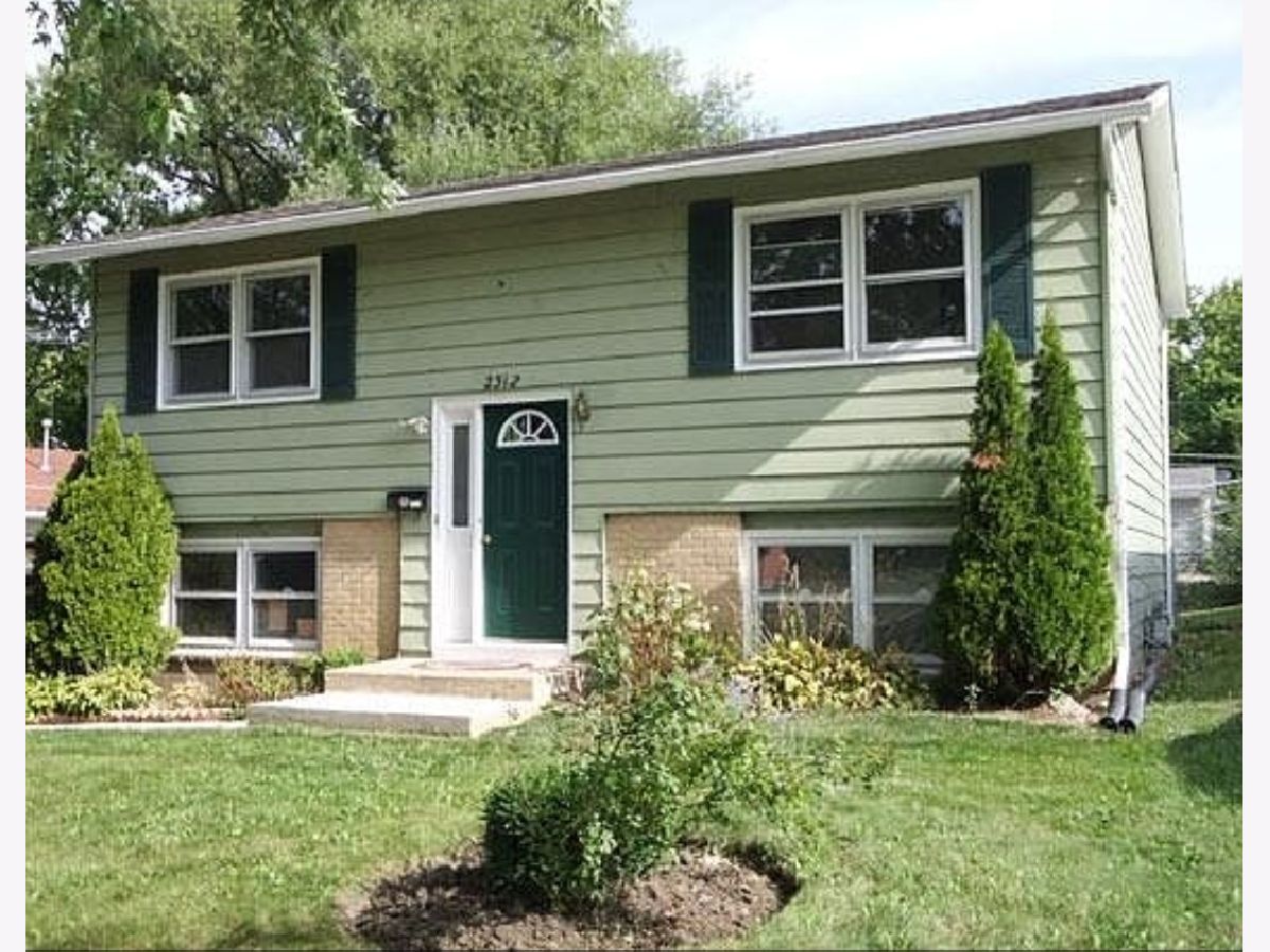 Homes For Rent Castle Crest Waukegan Illinois, 2312 Dover