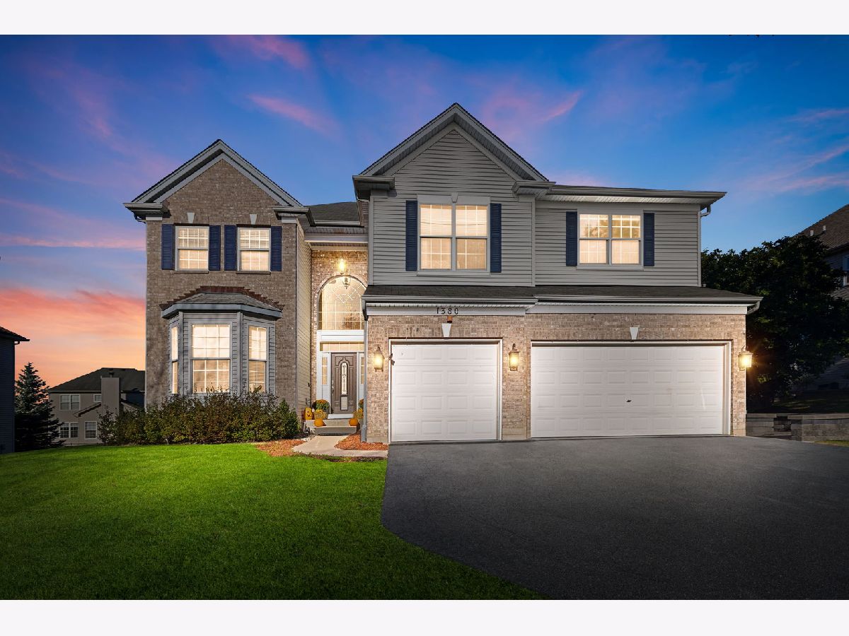  For Sale West Dundee Illinois, 1380 Acorn Court