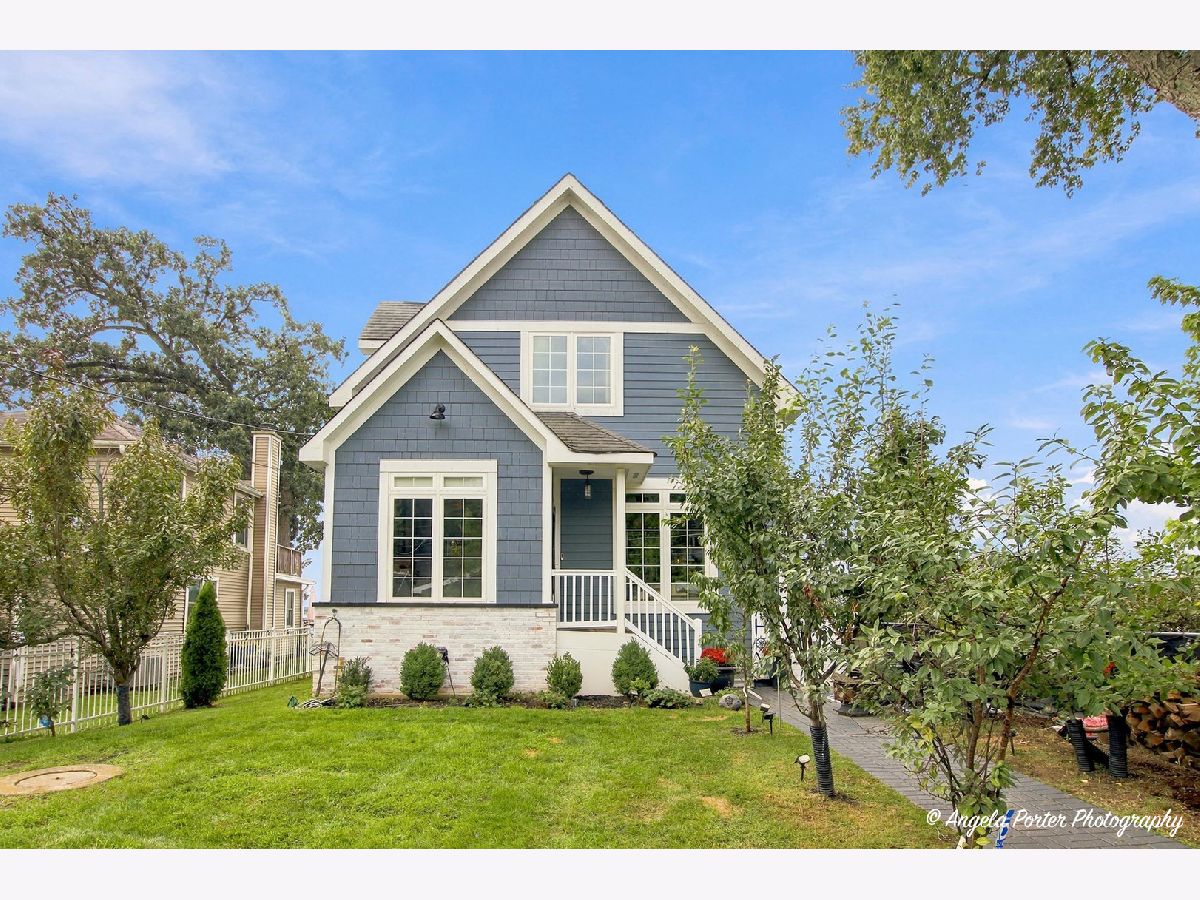  For Sale Antioch Illinois, 26089 Calhoun Avenue