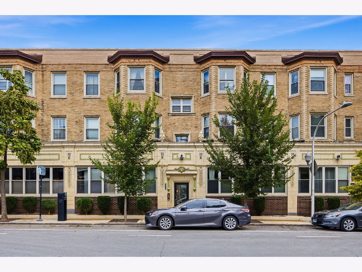  For Sale Chicago Illinois, 1110 Leland Avenue