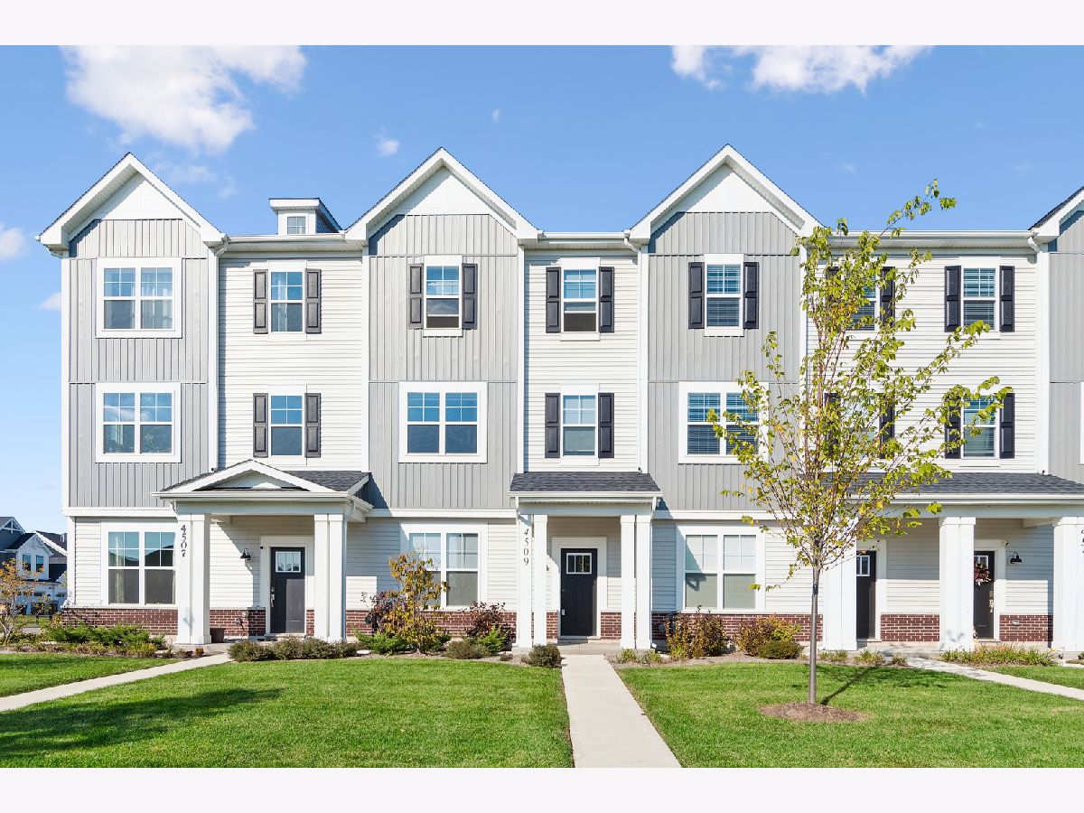  For Sale Aurora Illinois, 4509 Chelsea Manor Circle