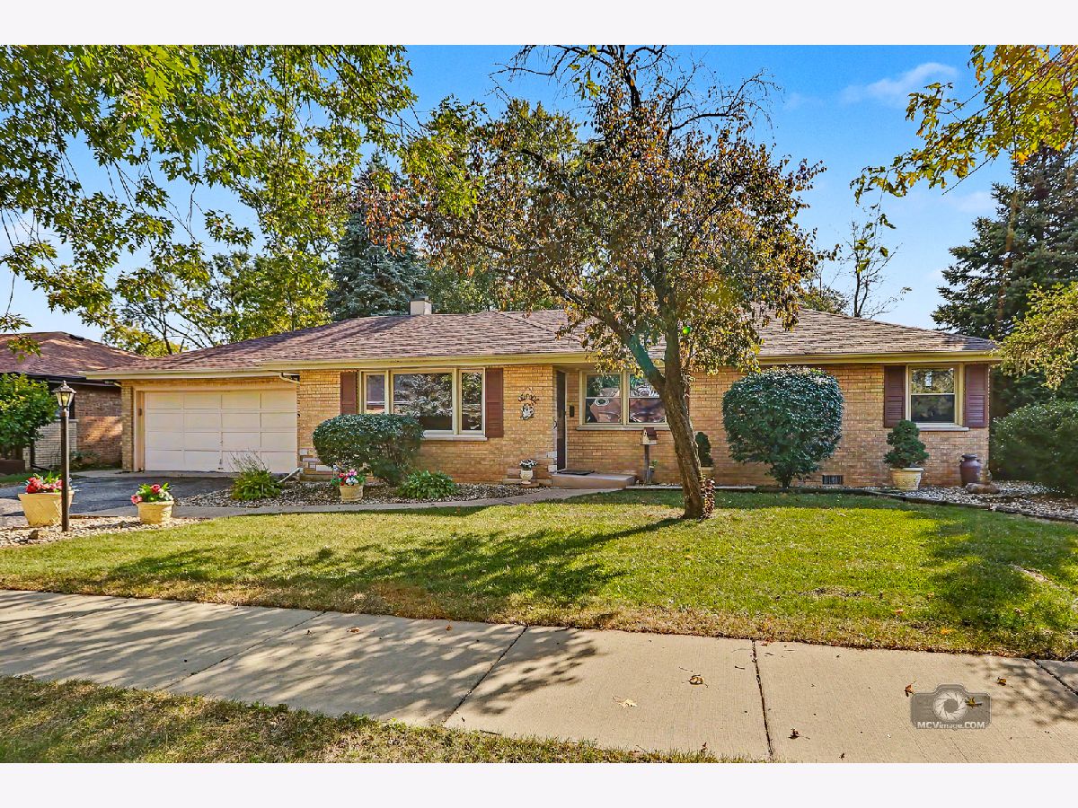  For Sale Palos Hills Illinois, 7917 112th Street