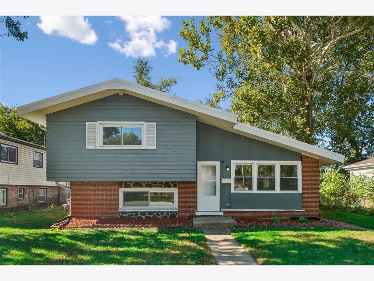  For Sale Dolton Illinois, 15218 Hastings Drive