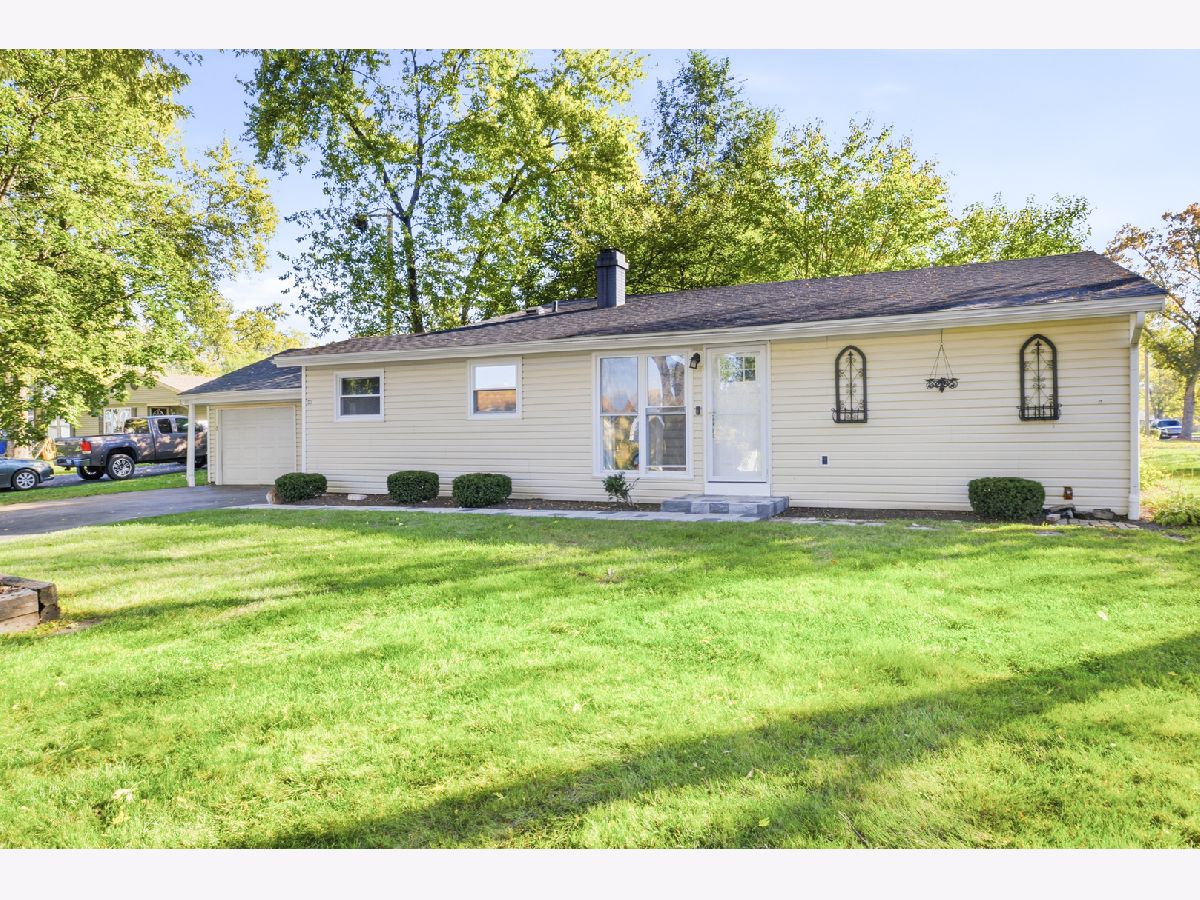  For Sale Carpentersville Illinois, 122 Caddy Avenue