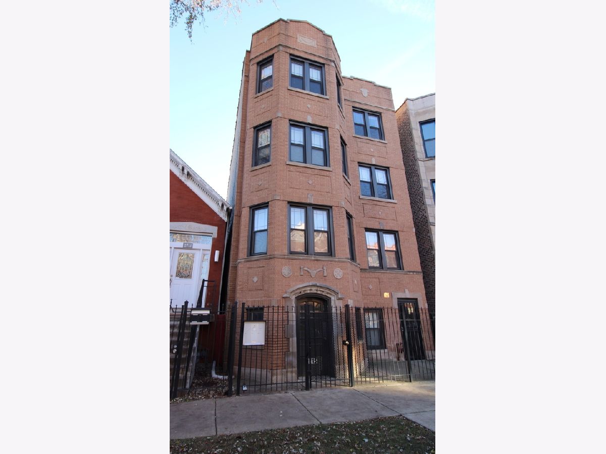  For Sale Chicago Illinois, 2715 Thomas Avenue