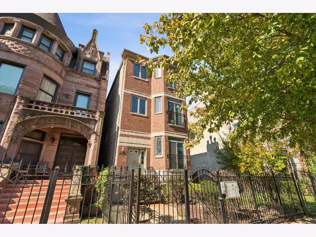  For Sale Chicago Illinois, 4338 King Drive