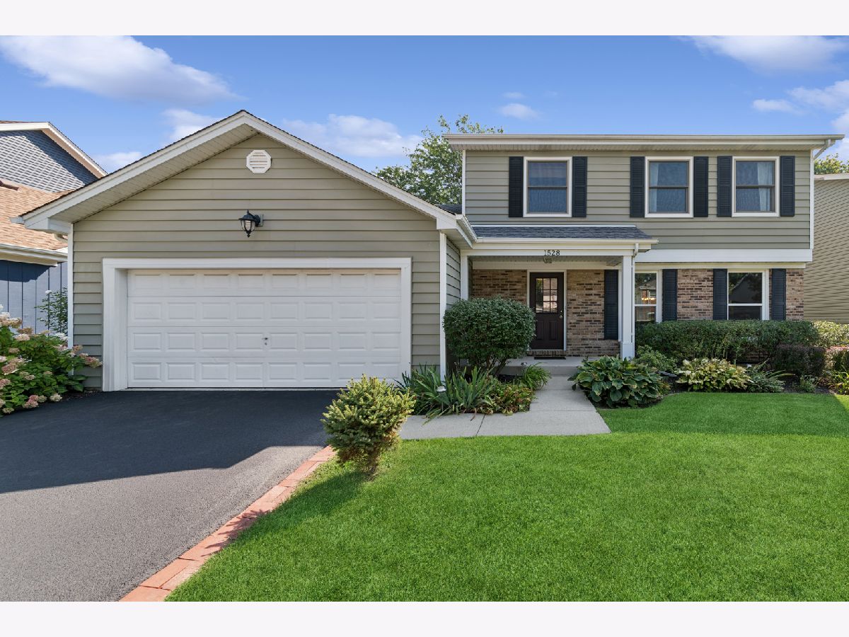 Homes & Townhomes For Sale Cress Creek Commons Naperville Illinois, 1528 Bonaventure Drive