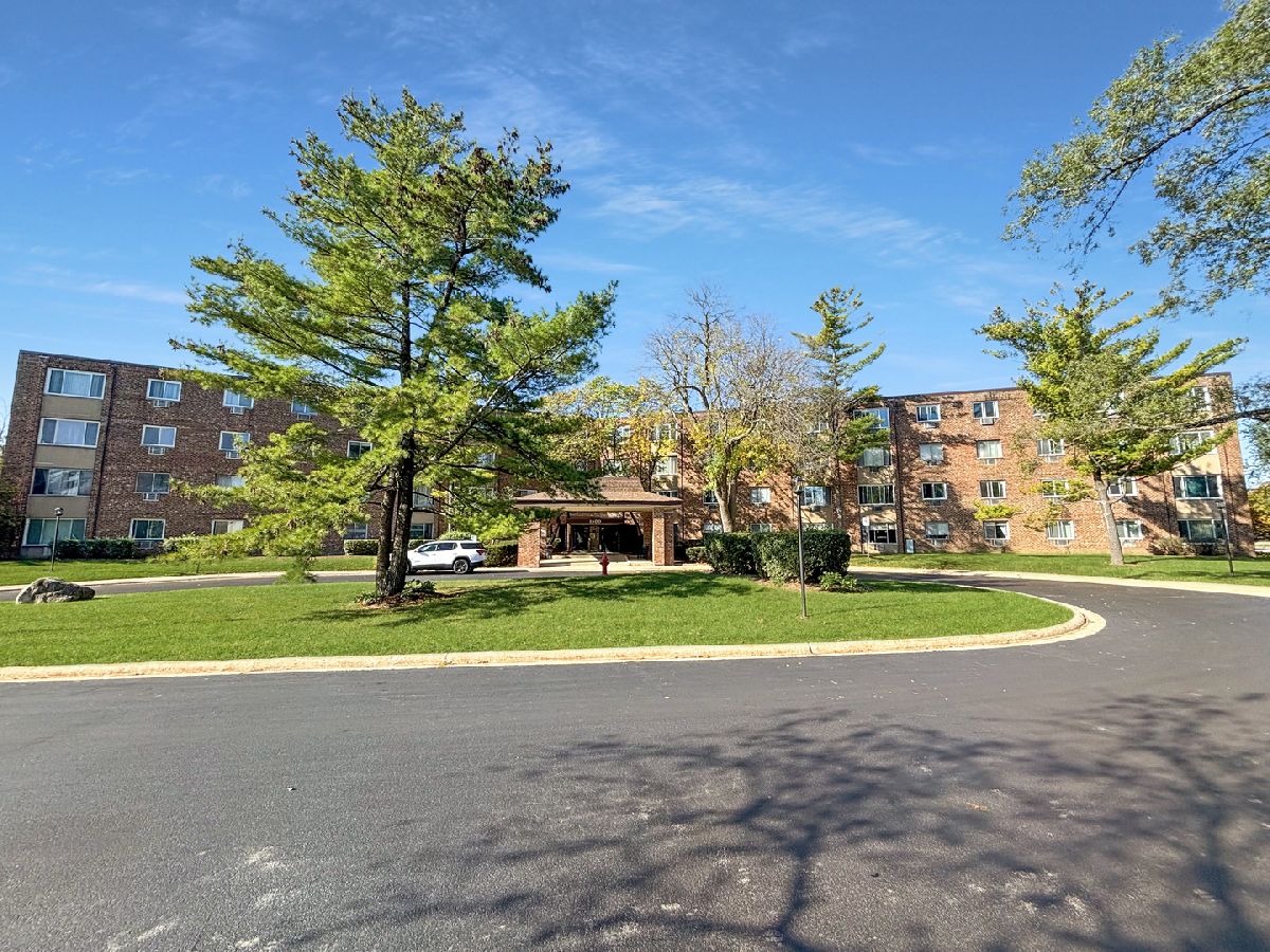  For Sale Hoffman Estates Illinois, 1500 Robin Circle