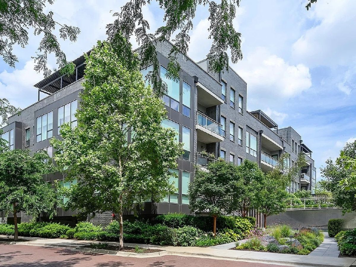  For Sale Chicago Illinois, 2643 Hermitage Avenue