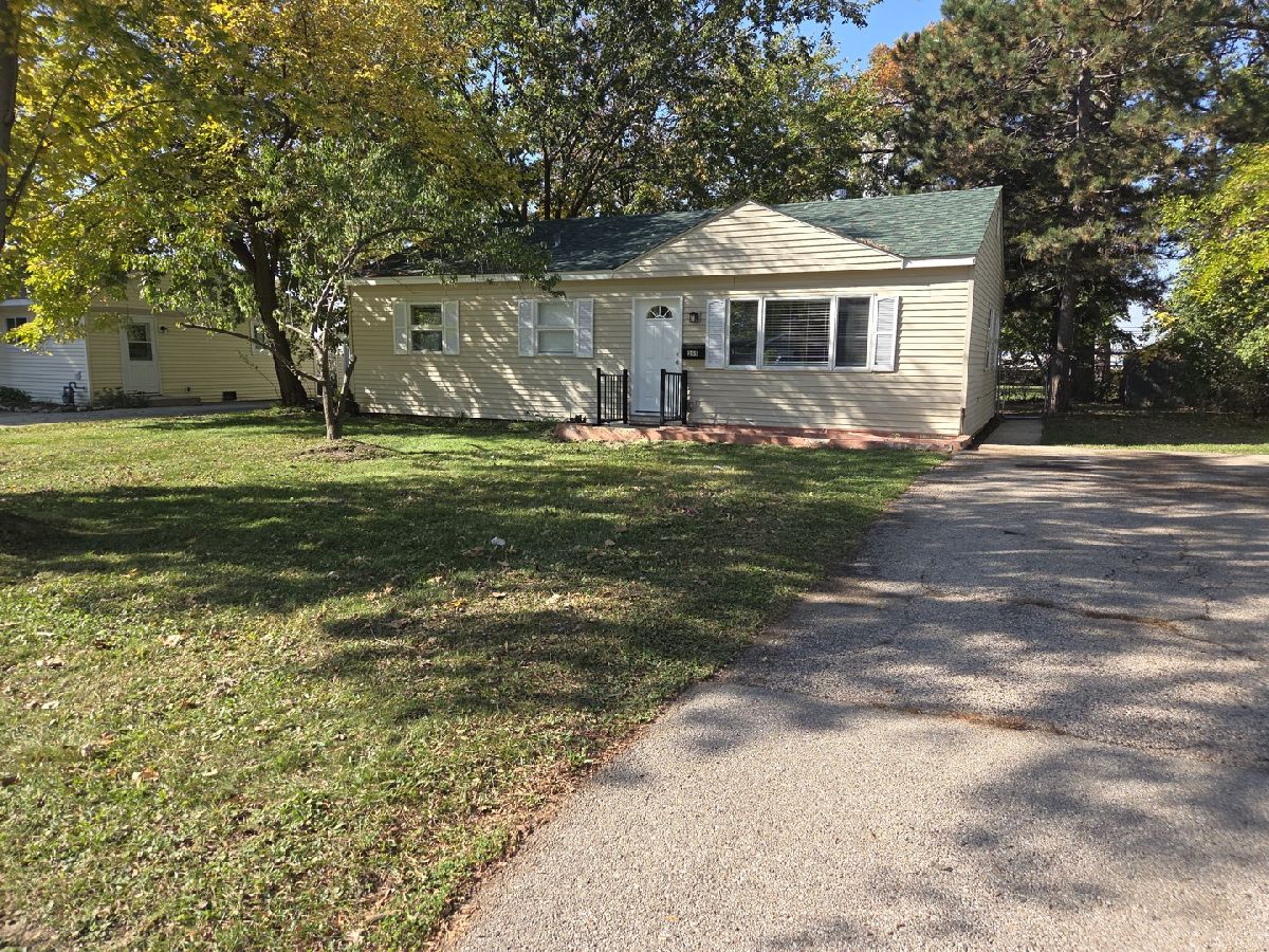  For Rent Carpentersville Illinois, 205 Caddy