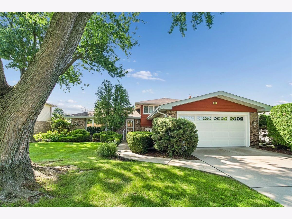  For Sale Orland Park Illinois, 7949 Sycamore Drive