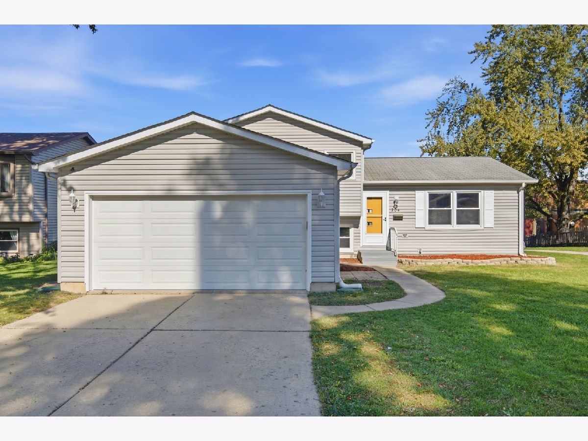  For Sale Mundelein Illinois, 204 Hawthorne Boulevard