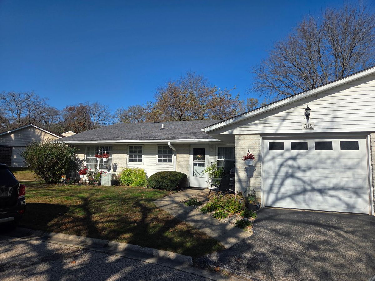  For Sale Fox Lake Illinois, 7118 Lexington Lane