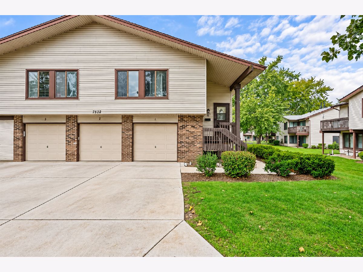  For Sale Hanover Park Illinois, 7532 Bristol Lane