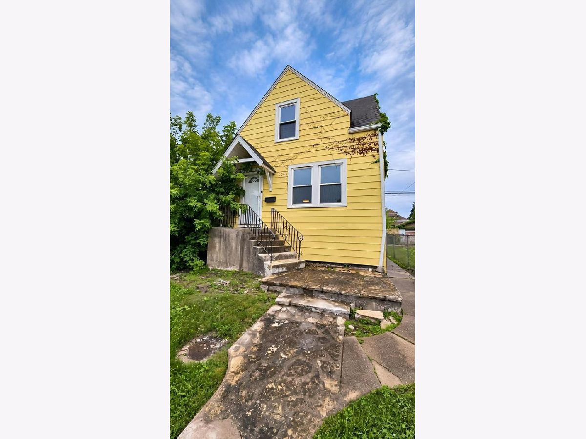 Homes & Condominiums For Rent Belmont Heights Chicago Illinois, 3244 Osceola