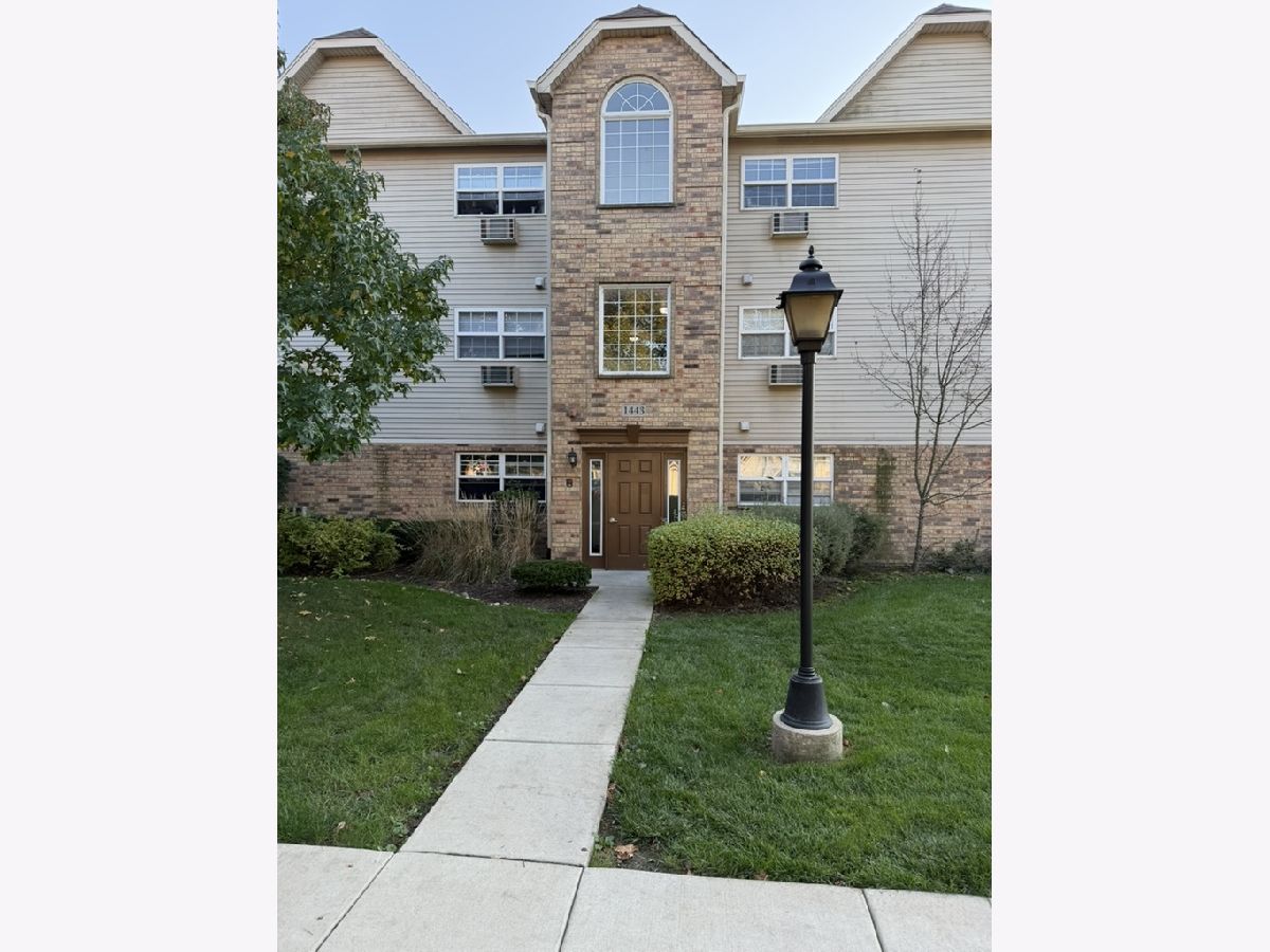 Condos & Townhomes For Rent Fairfield Village Round Lake Beach Illinois, 1443 Spring Brook