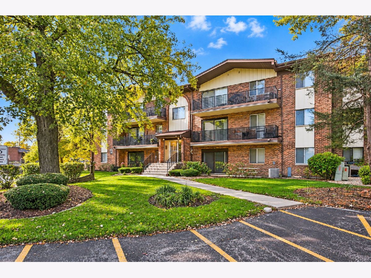  For Sale Crestwood Illinois, 5225 James Lane