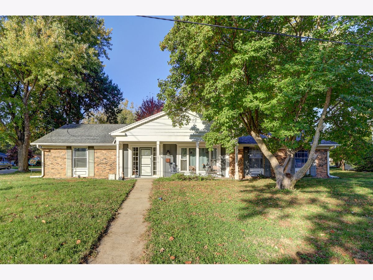  For Sale Dixon Illinois, 1215 Brigadoon Drive