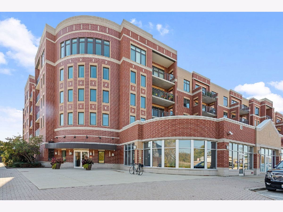  For Sale Roselle Illinois, 225 Main Street