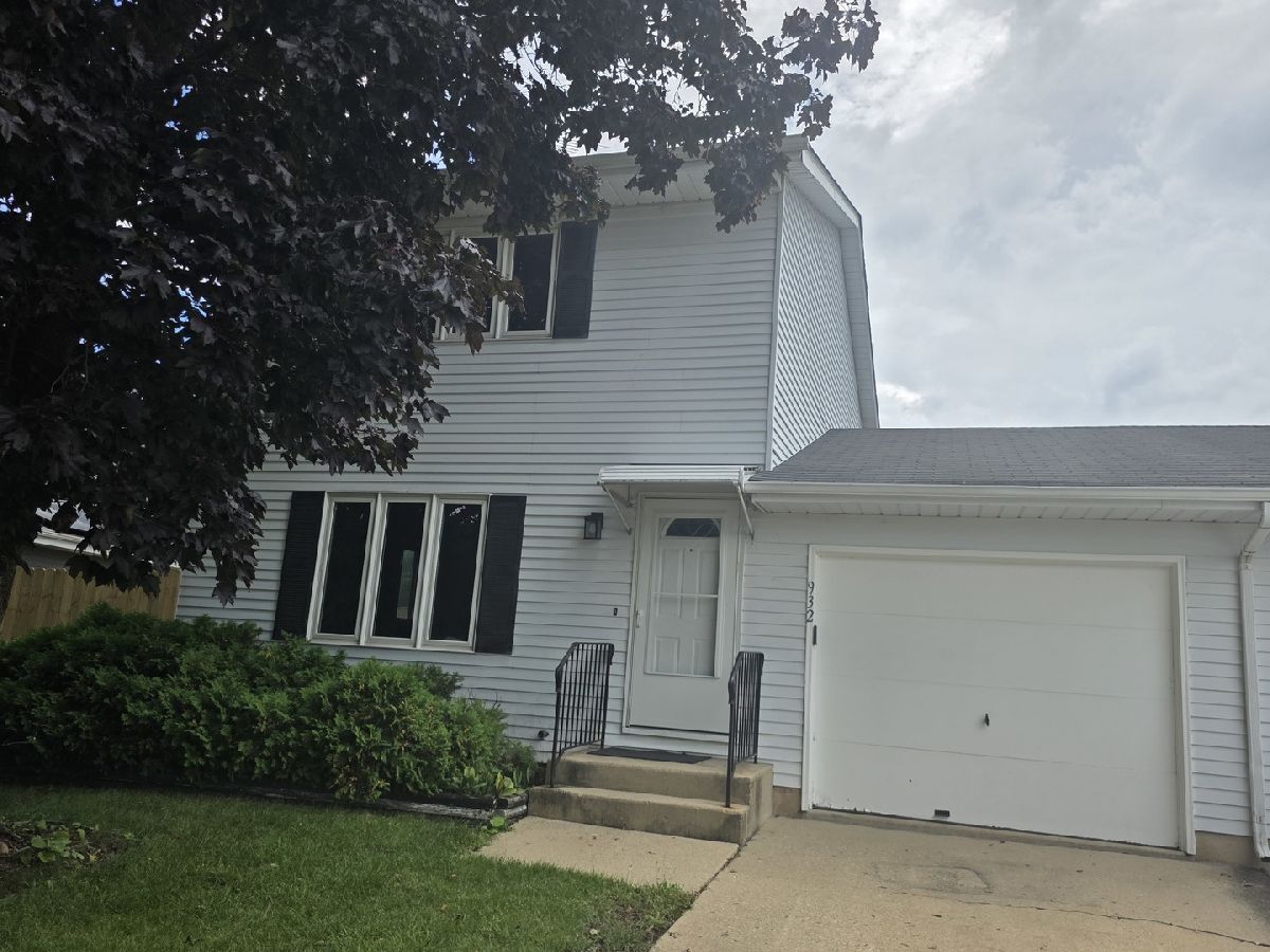  For Rent South Elgin Illinois, 932 Manchester