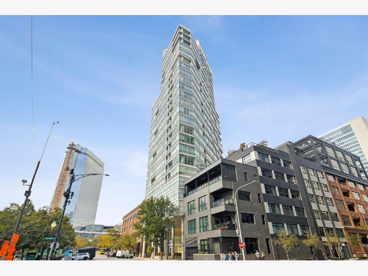  For Sale Chicago Illinois, 510 Erie Street