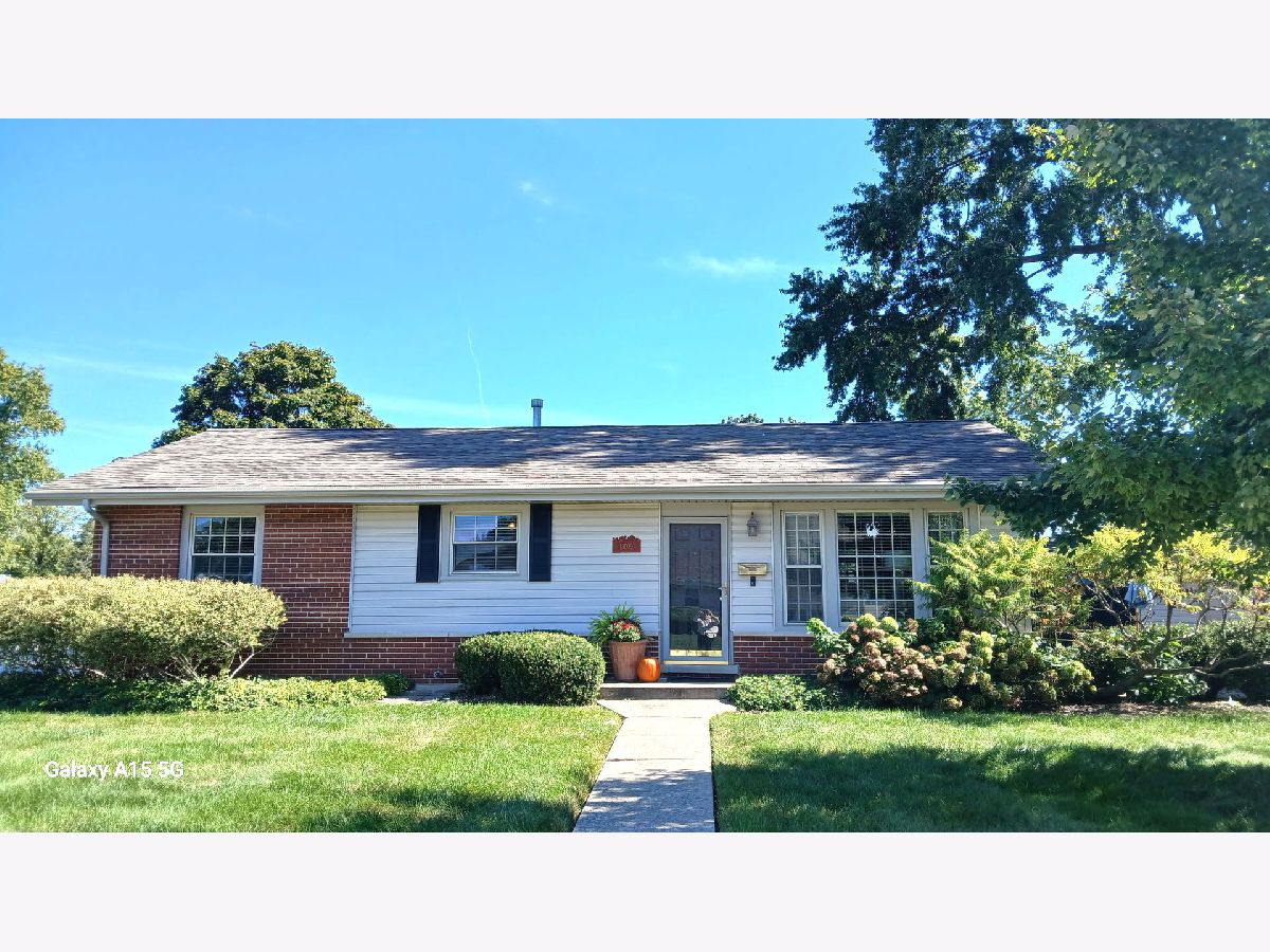  For Sale Crestwood Illinois, 13039 Playfield Drive