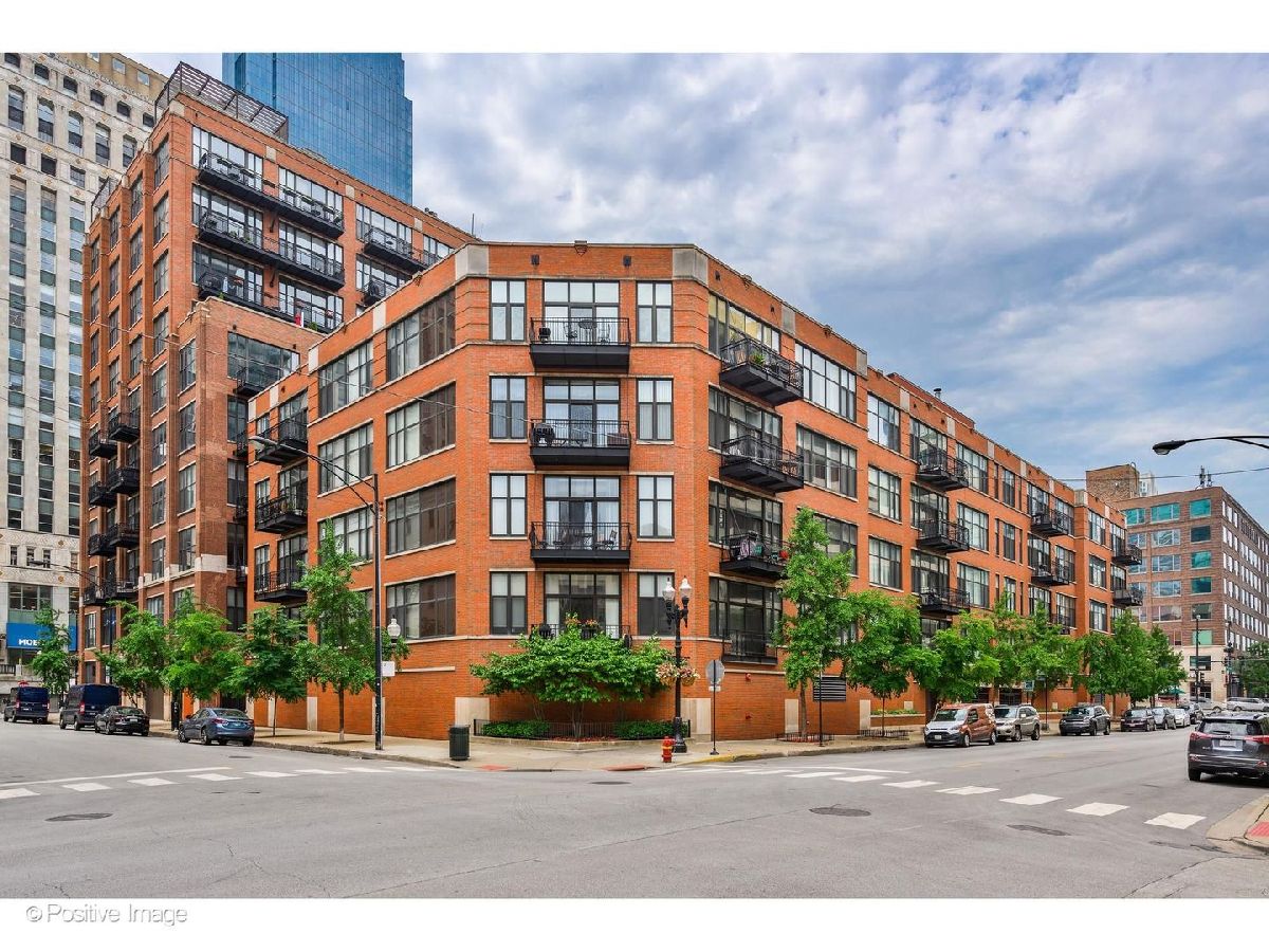 For Sale Chicago Illinois, 333 Hubbard Street