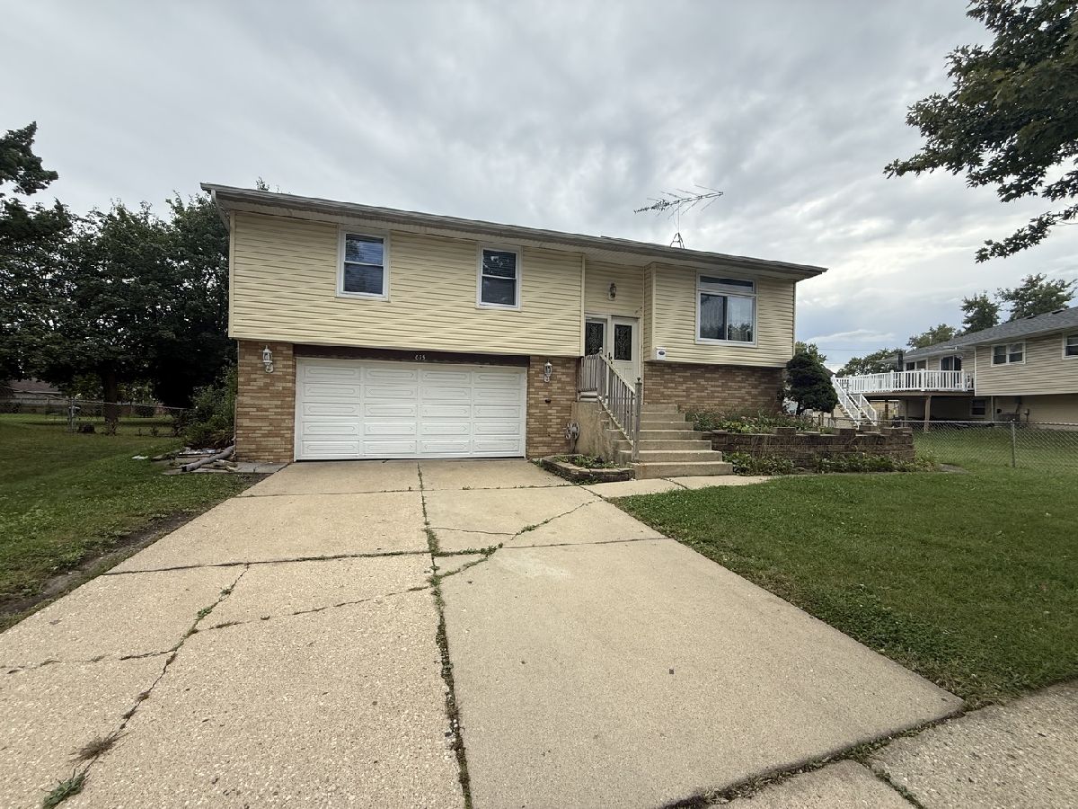  For Rent Streamwood Illinois, 613 Newberry