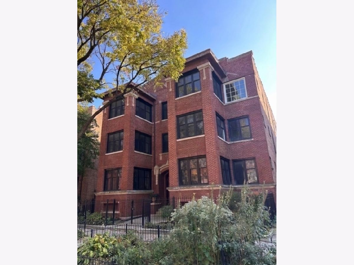  For Sale Chicago Illinois, 933 Ainslie Street