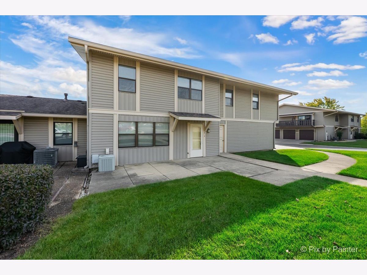  For Rent Hanover Park Illinois, 5775 Madrid