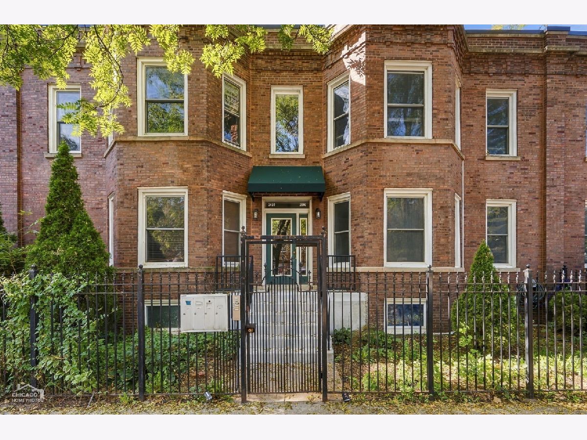  For Sale Chicago Illinois, 2440 Linden Place