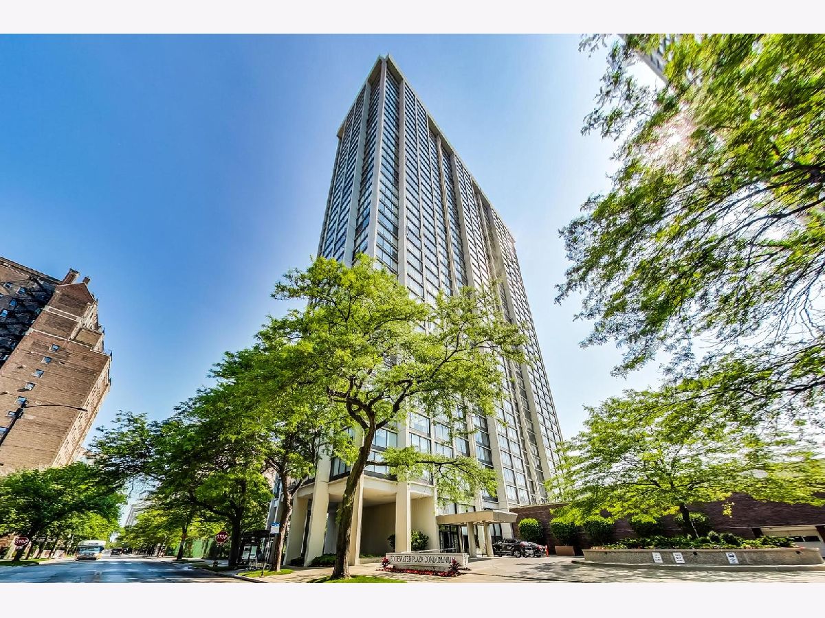 Condominiums For Sale Edgewater Plaza Chicago Illinois, 5455 Sheridan Road