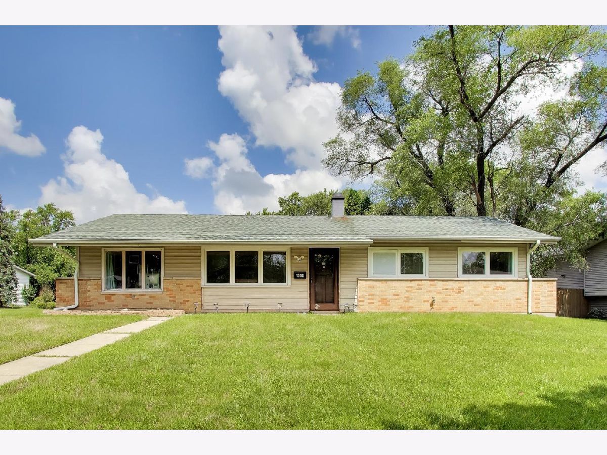 Homes & Condominiums For Sale Highlands Hoffman Estates Illinois, 1300 Jefferson Road