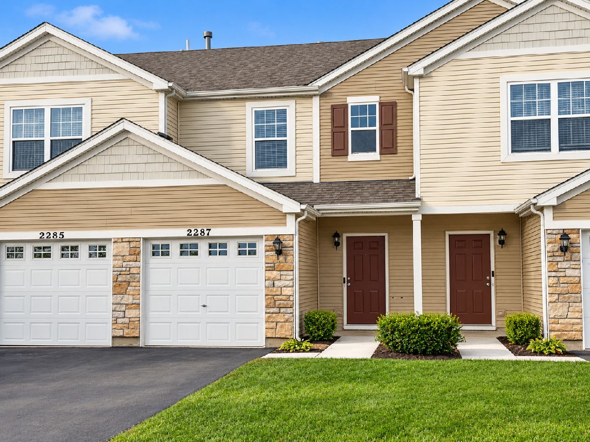  For Rent Carpentersville Illinois, 2287 Flagstone