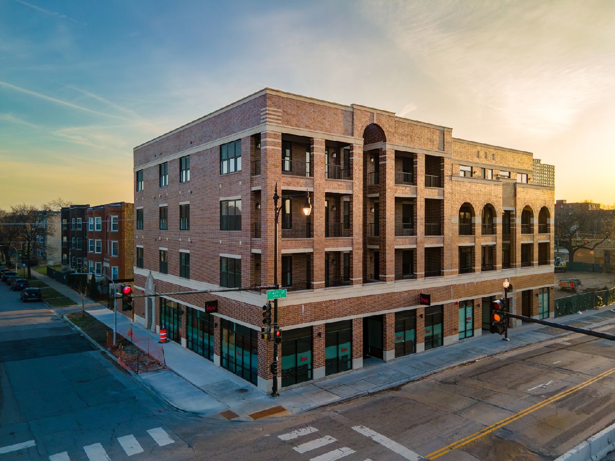  For Sale Chicago Illinois, 4706 St Lawrence Avenue