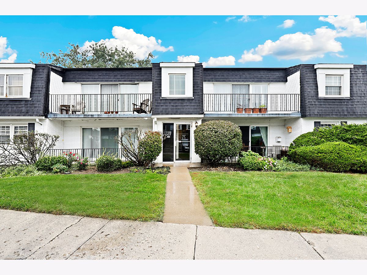  For Sale Naperville Illinois, 1133 Royal St George Drive