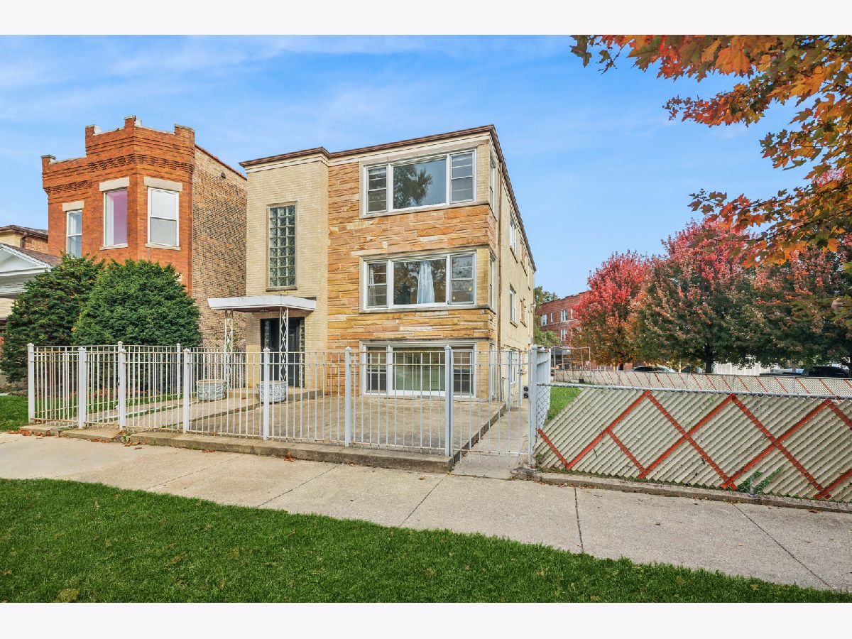 For Sale Chicago Illinois, 4900 Berteau Avenue