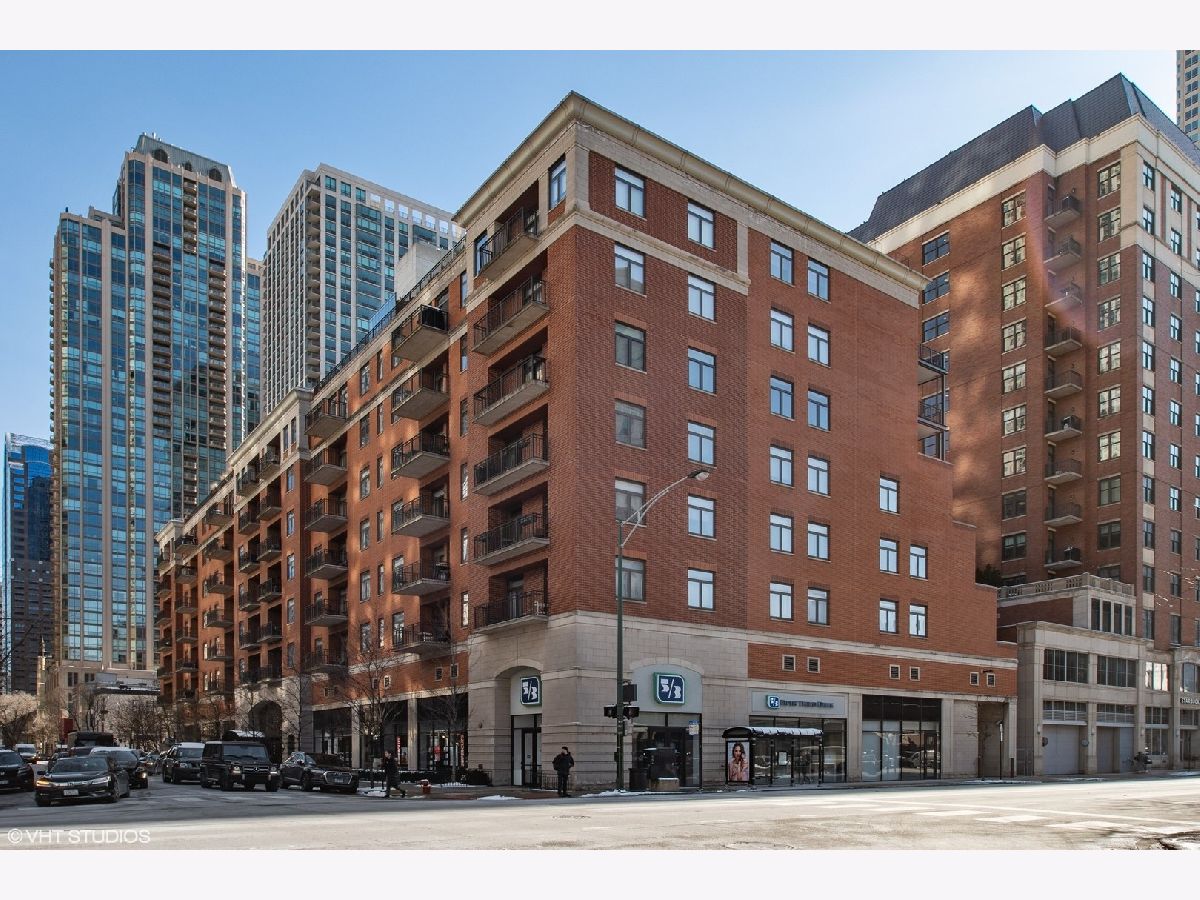  For Sale Chicago Illinois, 33 Huron Street