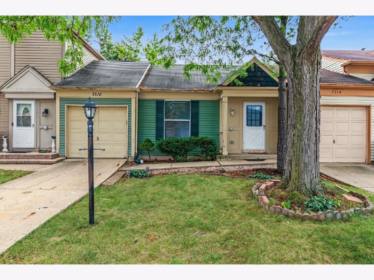 Townhomes For Sale Hartford Square Hanover Park Illinois, 7510 Washington Street